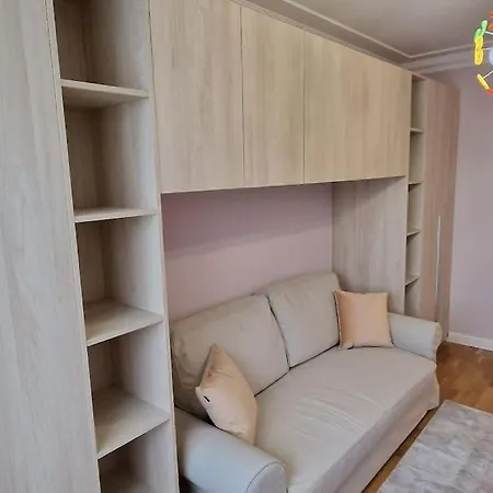 Apartment Луксозен Тристаен Апартамент В Младост 3