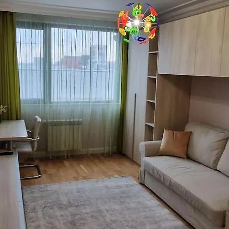 Луксозен Тристаен Апартамент В Младост 3 *