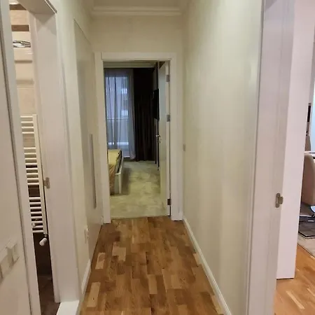 Apartment Луксозен Тристаен Апартамент В Младост 3 Sofia