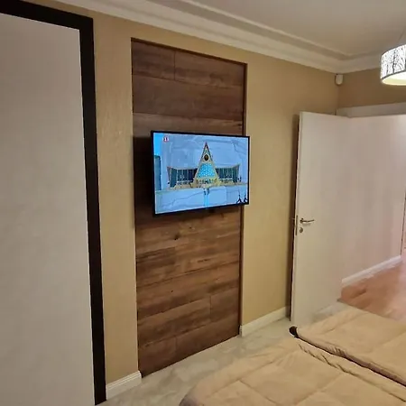 Apartment Луксозен Тристаен Апартамент В Младост 3 Sofia