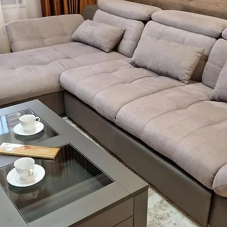 Apartment Луксозен Тристаен Апартамент В Младост 3