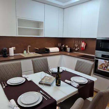Луксозен Тристаен Апартамент В Младост 3 Apartment *