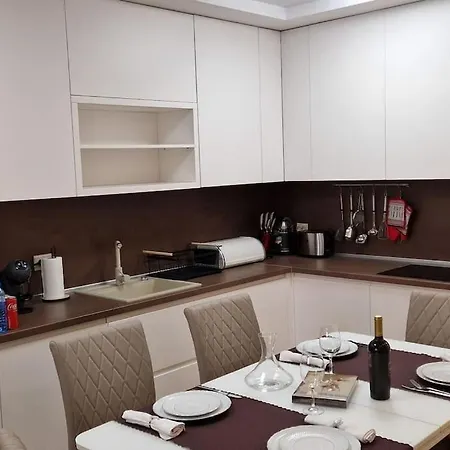 Луксозен Тристаен Апартамент В Младост 3 Apartamento